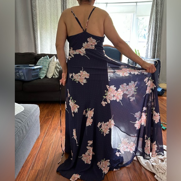 Dress - Picture 2 of 2